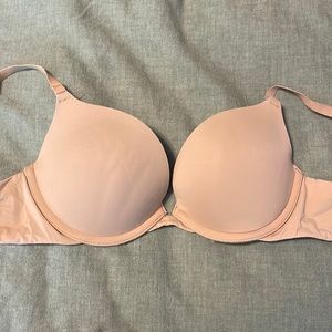 Pink by Victoria’s Secret medium push-up bra
